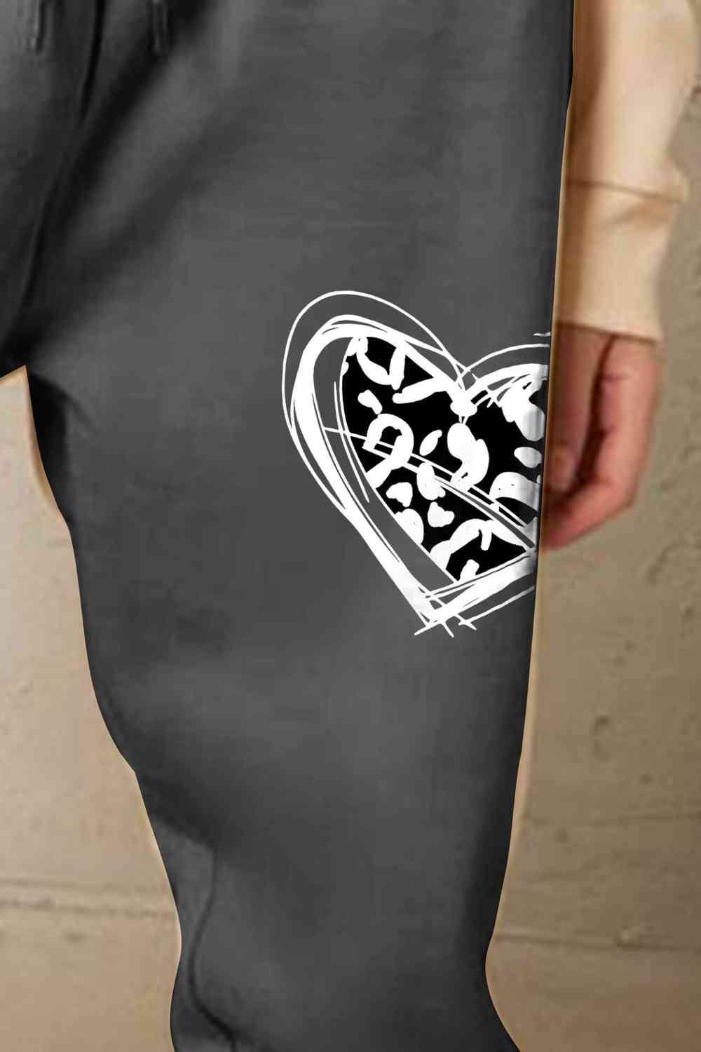 Simply Love Simply Love Full Size Drawstring Heart Graphic Long Sweatpants